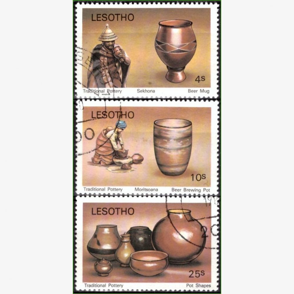 AF14817 | Lesoto - Cerâmica tradicional