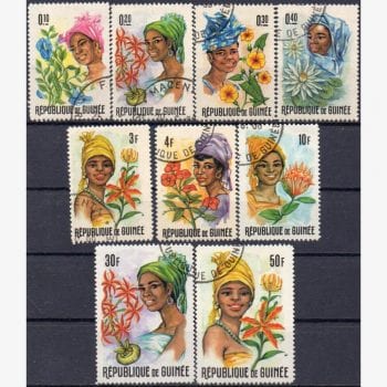 AF7338 | Guiné - Mulheres e flores da Guiné