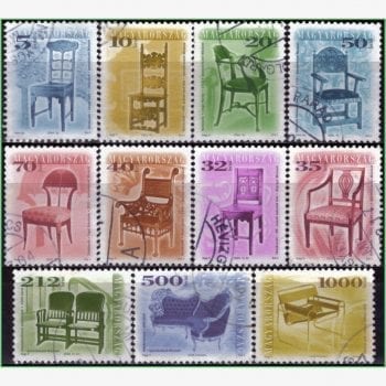 EU12400 | Hungria - Cadeiras antigas